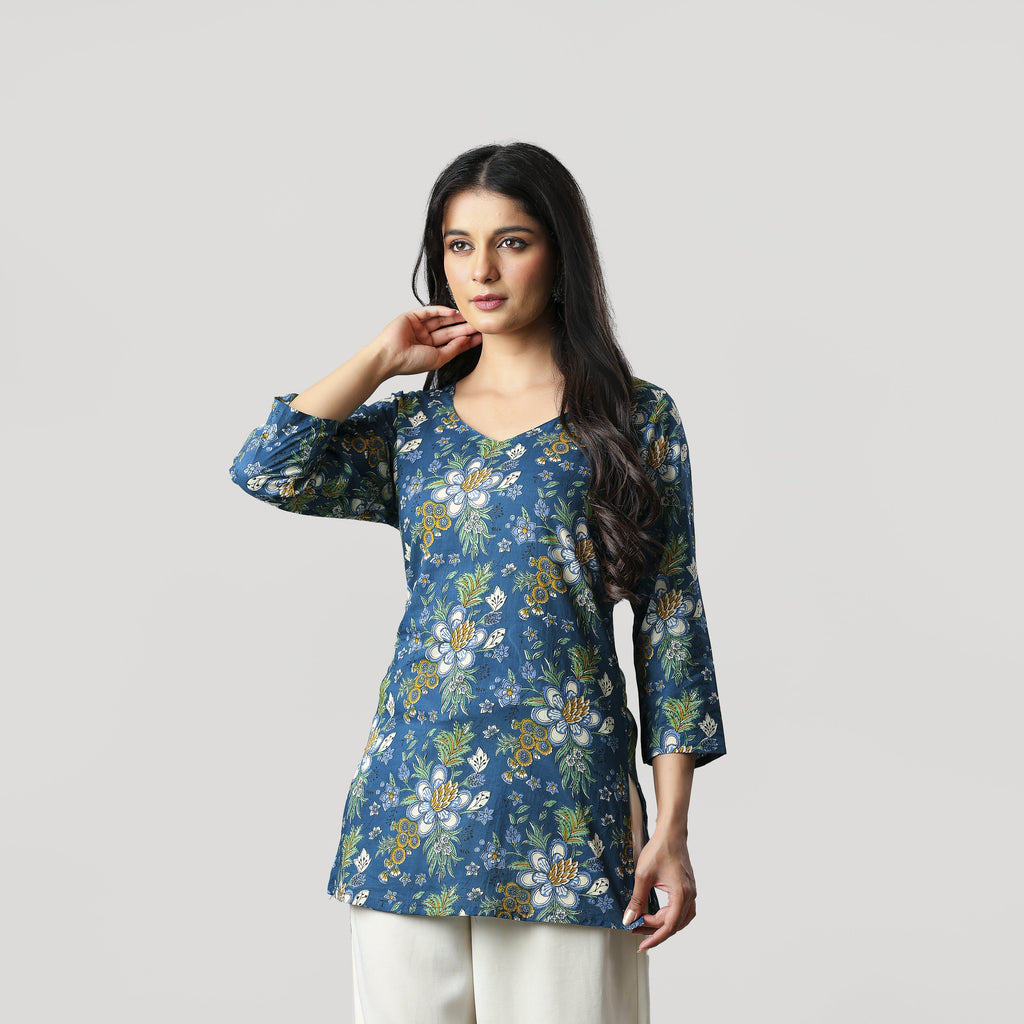 AVNI- PAAN NECK KURTI