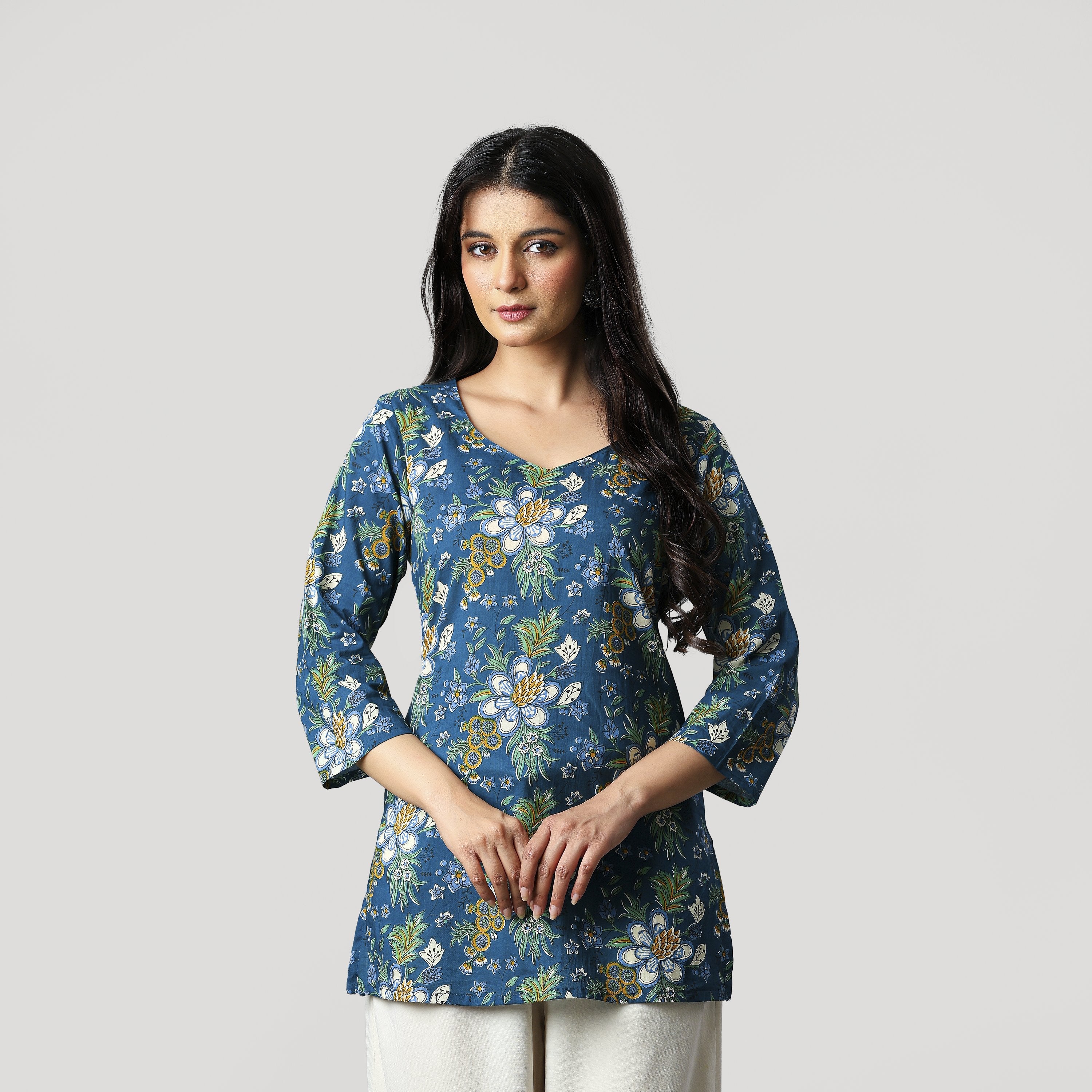 AVNI- PAAN NECK KURTI