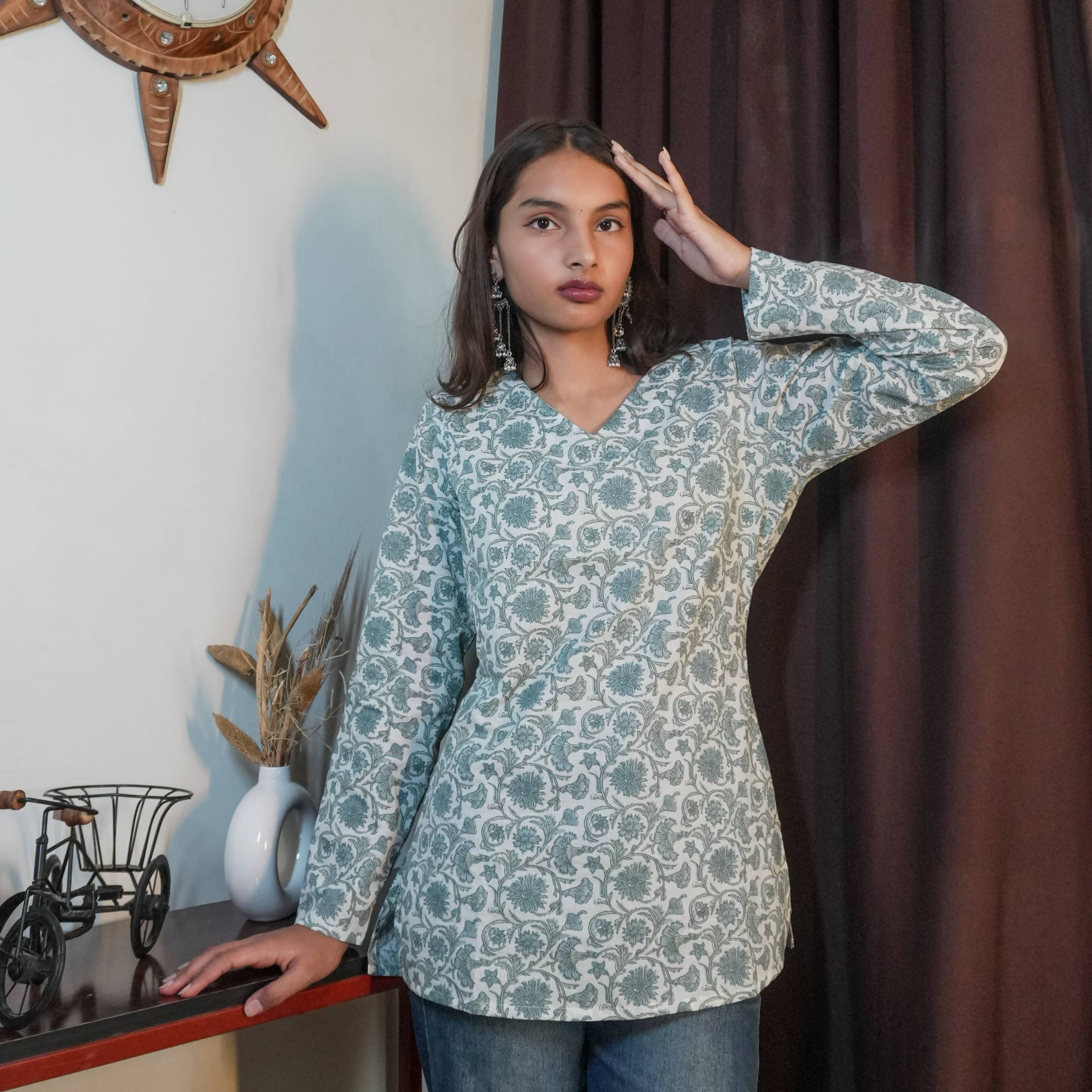 ZARA - THE V SHAPED NECKLINE KURTI