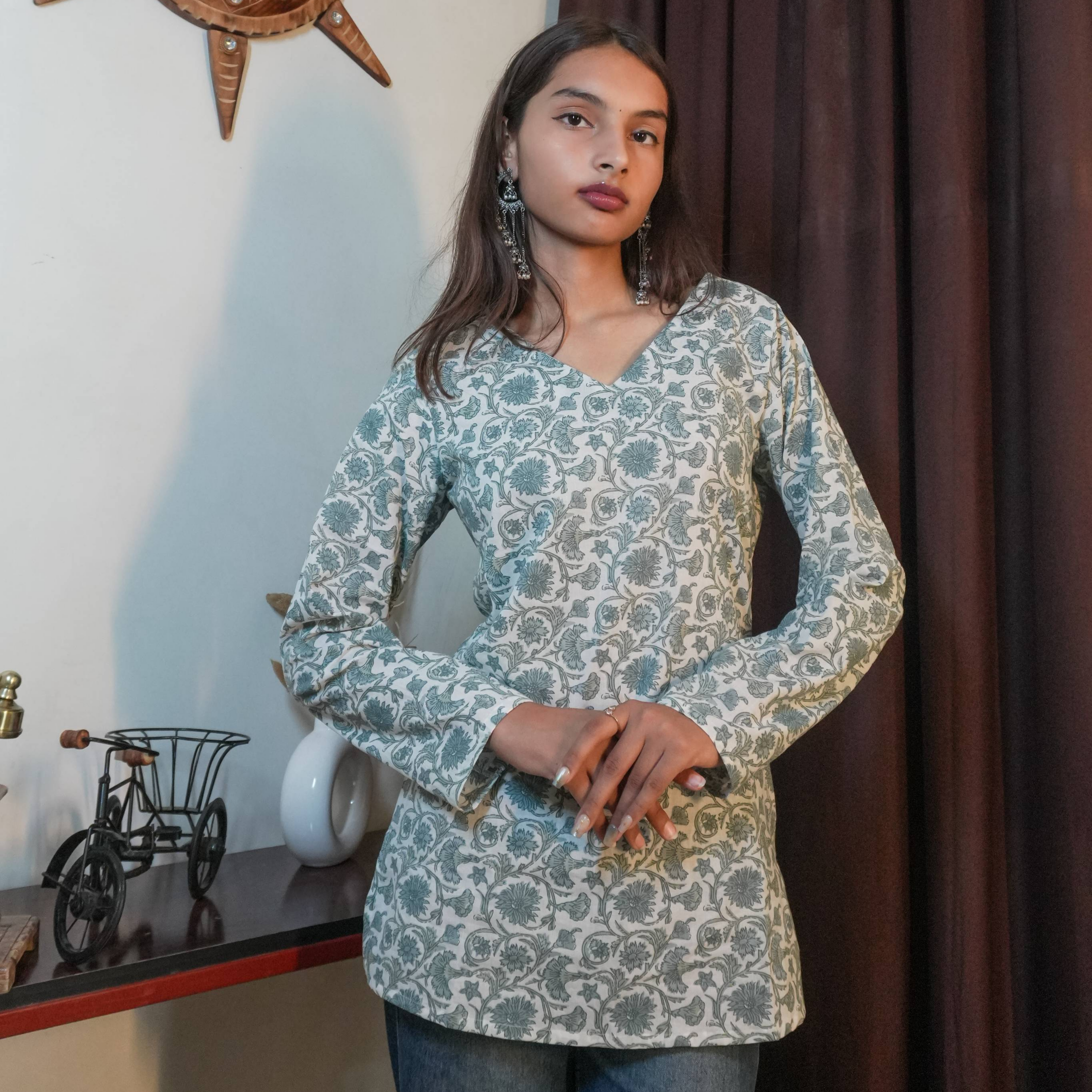 ZARA - THE V SHAPED NECKLINE KURTI