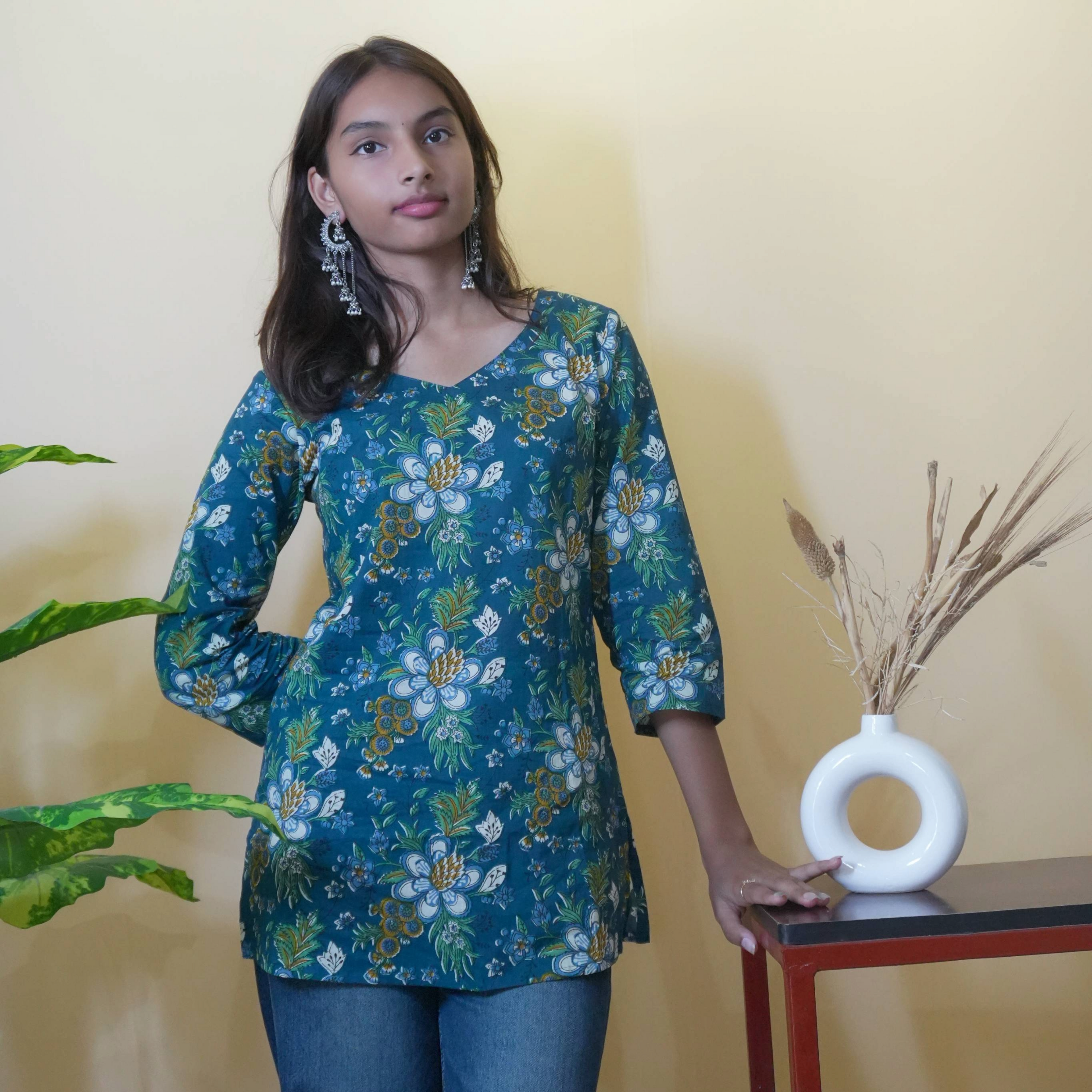 AVNI - THE PAAN SHAPED NECKLINE KURTI