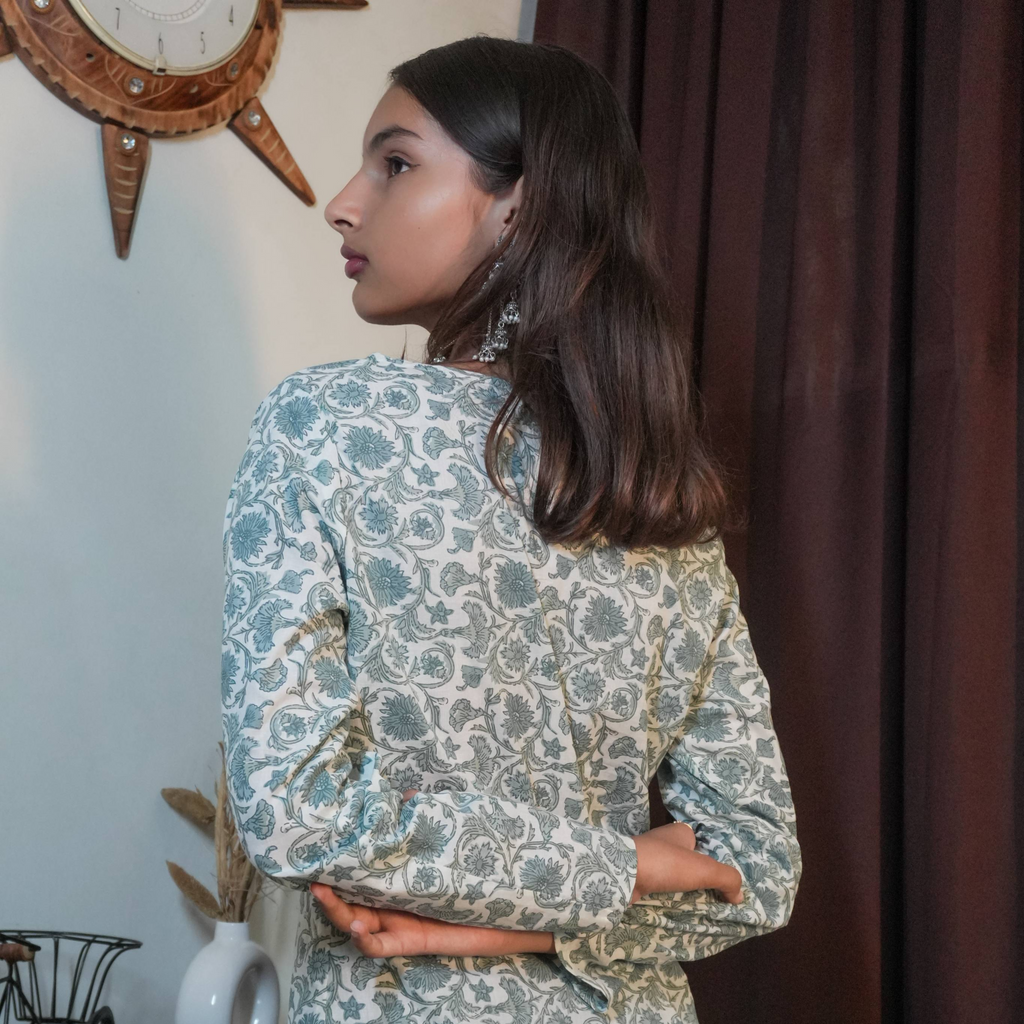 ZARA - THE V SHAPED NECKLINE KURTI