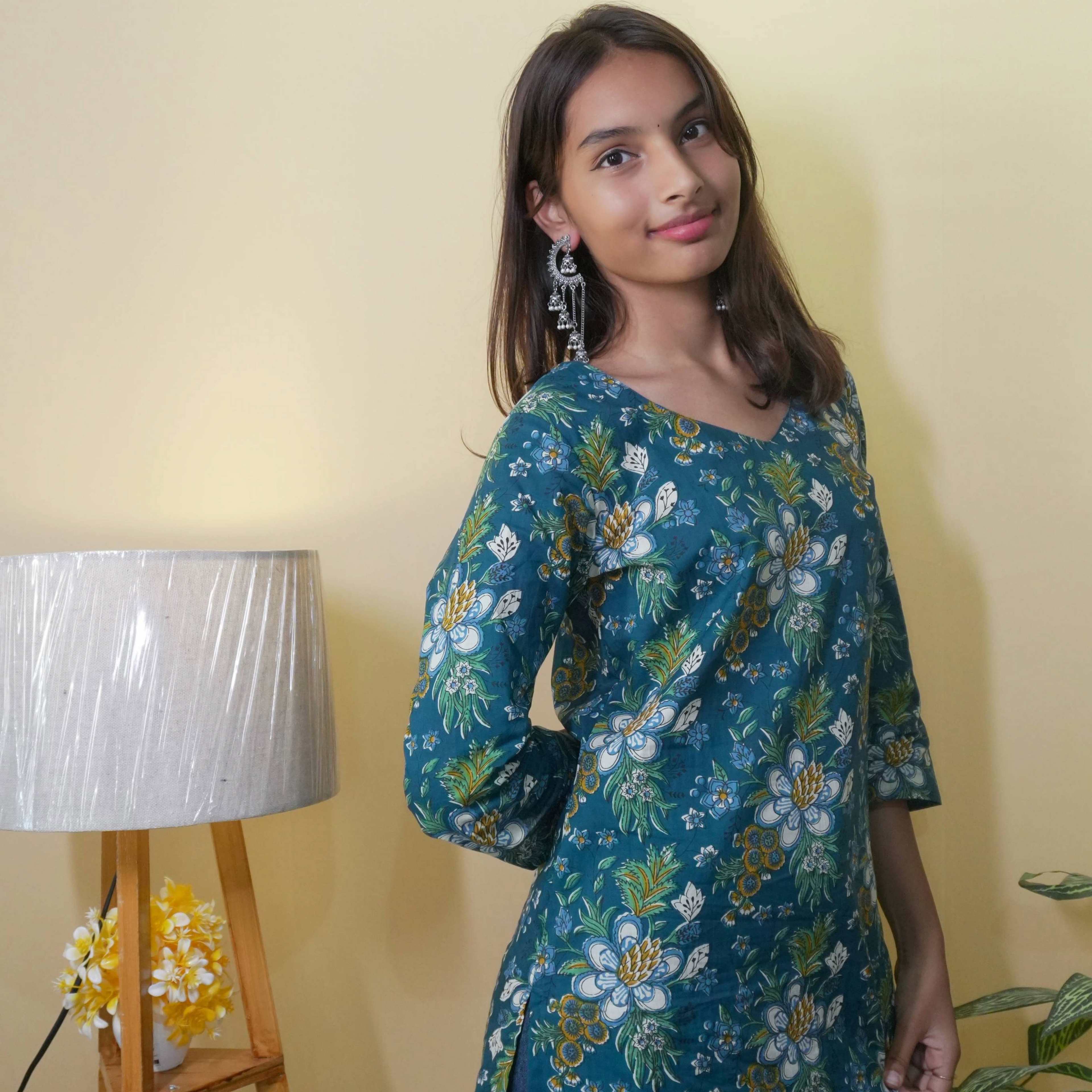 AVNI - THE PAAN SHAPED NECKLINE KURTI